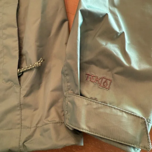 L.L. Bean Trail Model Rain Jacket - Picture 5 of 9